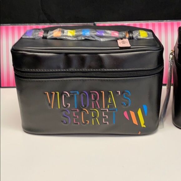 🔥VICTORIA SECRET cosmetic bag New - Picture 1 of 6